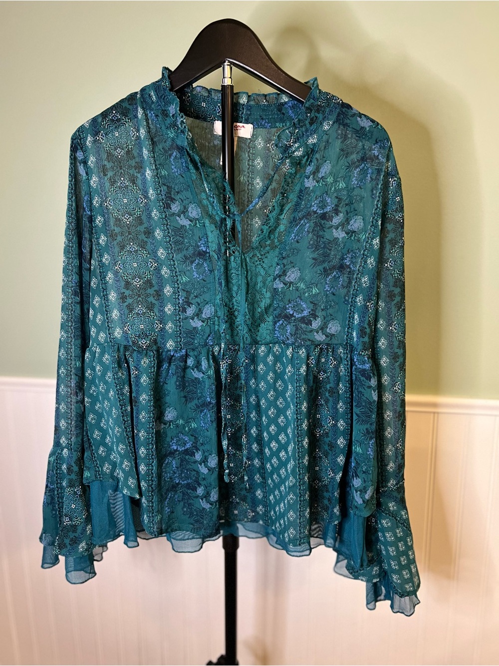 Arizona Jean Company Semi Sheer Teal Floral Peasant Blouse. Size M